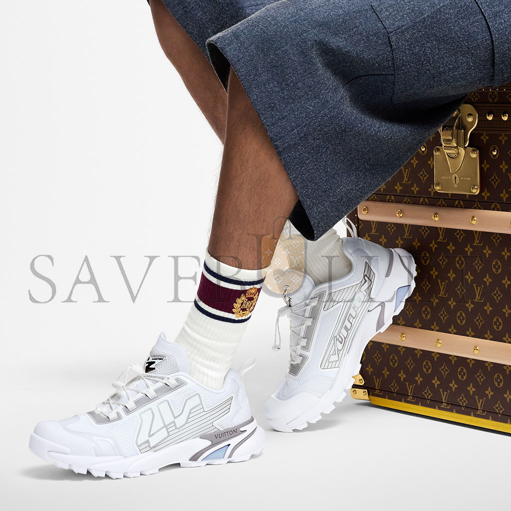 LOUIS VUITTON LV RUNNER TATIC SNEAKER 1ADGZF LOUIS VUITTON LV RUNNER TATIC SNEAKER 1ADGZF